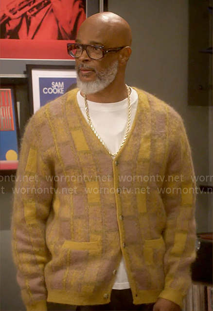 Poppa’s yellow v-neck cardigan on Poppas House