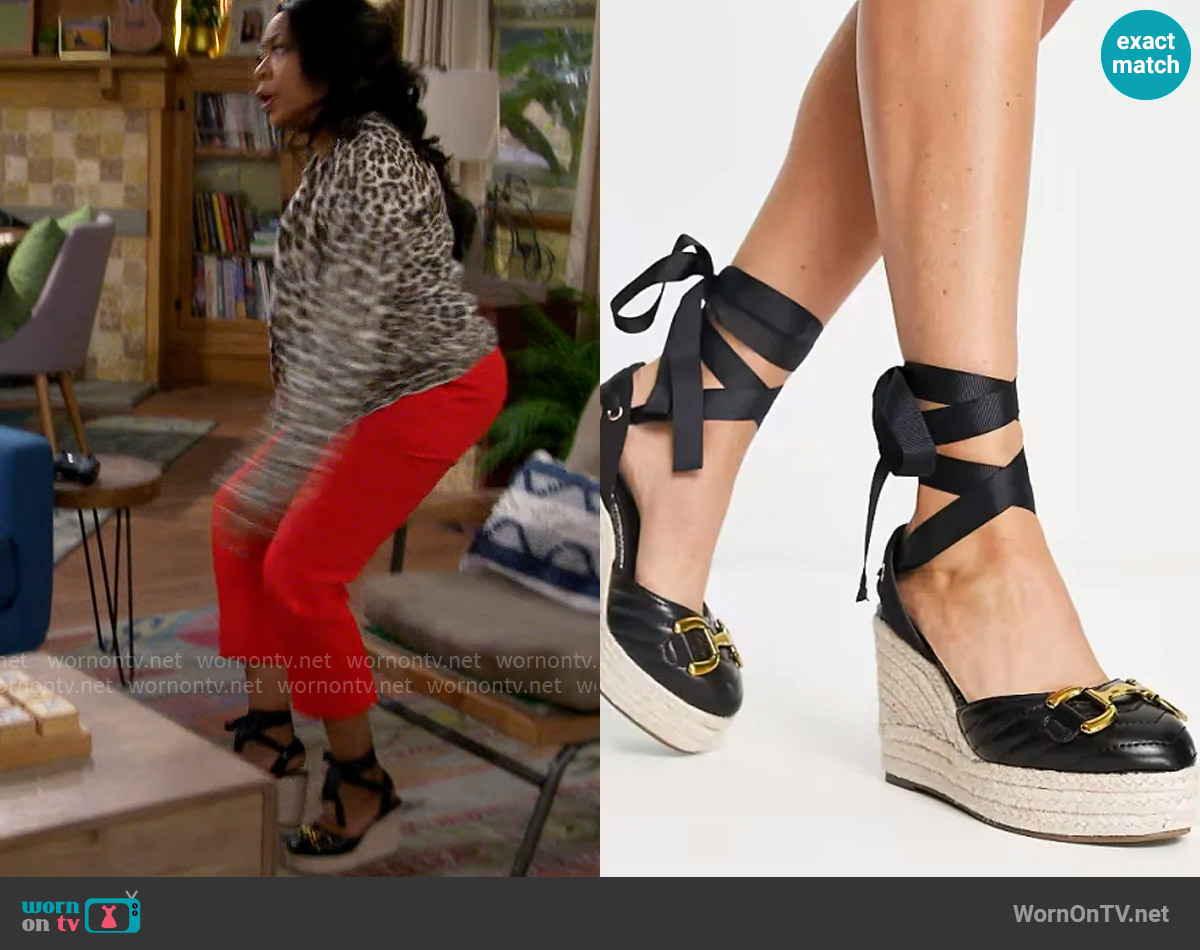River Island Buckle detail wedge sandals worn by Tina Butler (Tichina Arnold) on The Neighborhood
