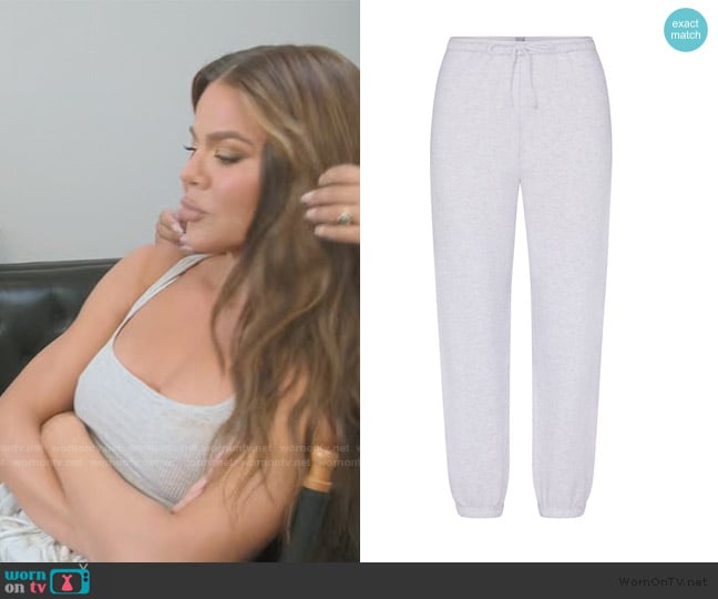 Skims Classic Jogger worn by Khloe Kardashian (Khloe Kardashian) on The Kardashians