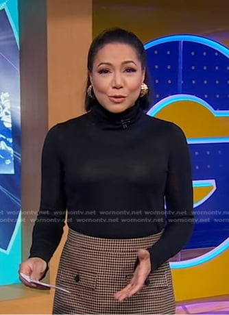 Stephanie’s brown houndstooth mini skirt on Good Morning America