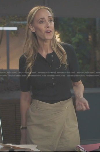 Teddy’s black top and beige wrap pants on Greys Anatomy