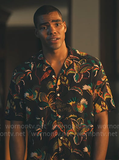 Zion’s floral shirt on The White Lotus