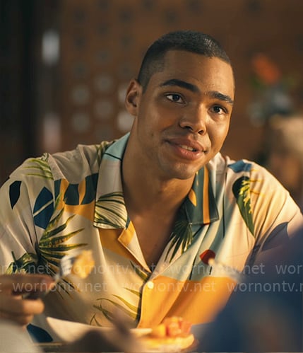 Zion’s tropical print shirt on The White Lotus
