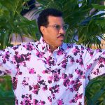 Lionel Richie’s oversized floral shirt on American Idol