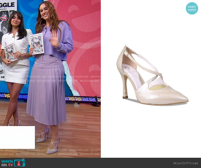 Sole Bliss Poet Pumps in Pale Taupe Patent Leather worn by Hannah Berner on Good Morning America