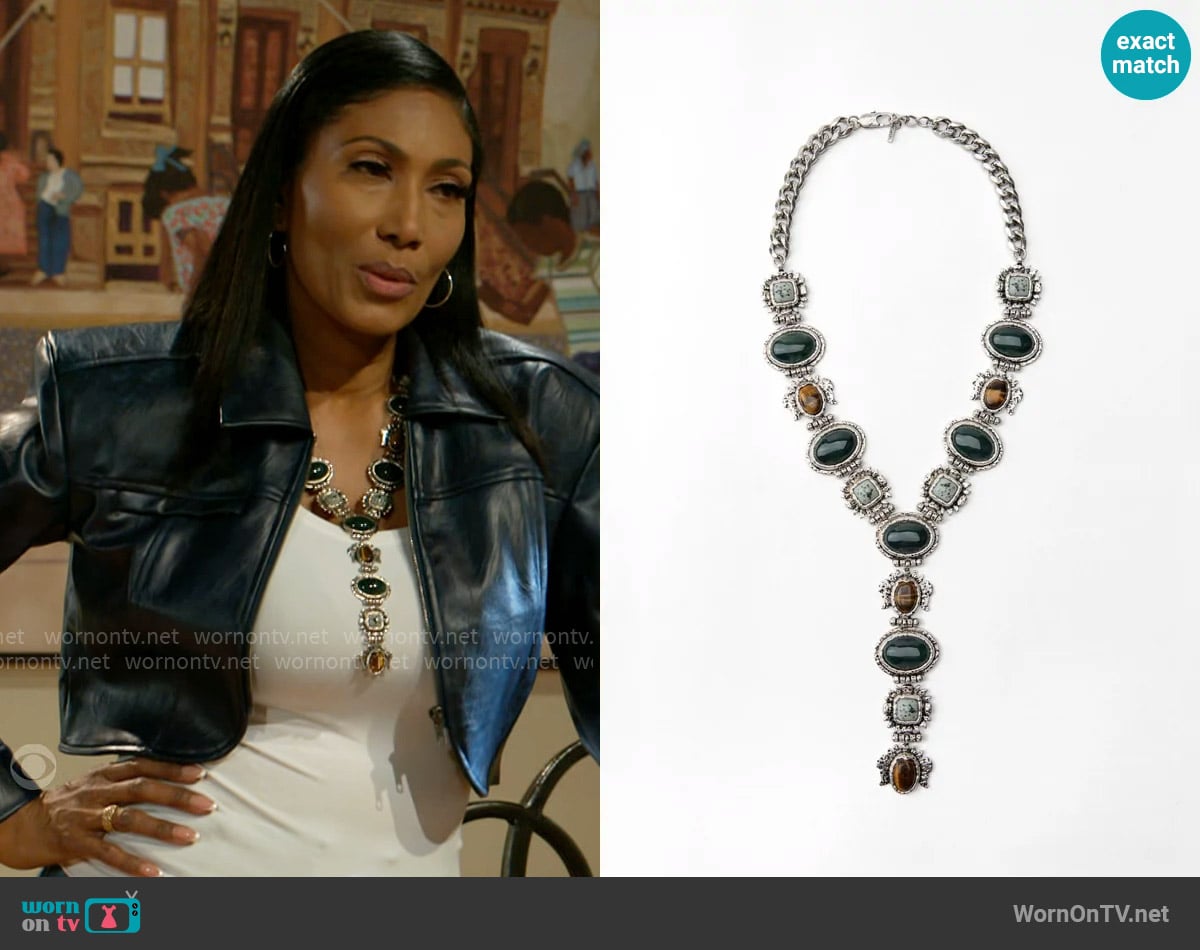 Zara Resin Stone Cowboy Necklace worn by Dana 'Leslie' Thomas (Trisha Mann-Grant) on Beyond the Gates