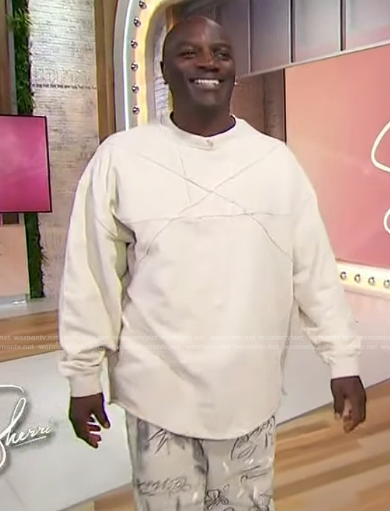 Akon’s stitch detail sweatshirt on Sherri