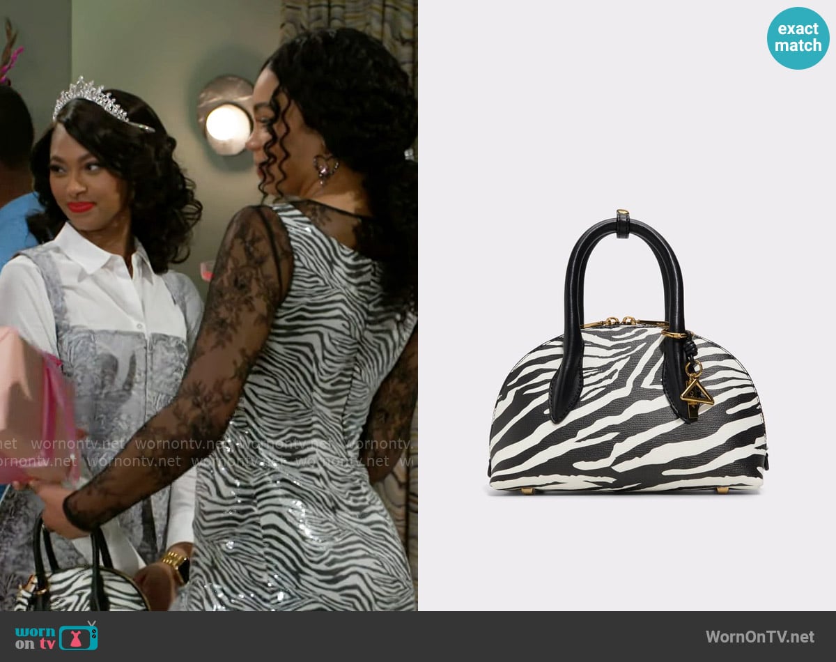 Aldo Novalliex Satchel worn by Chelsea Hamilton (RhonniRose Mantilla) on Beyond the Gates
