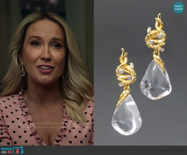 Alexis Bittar Liquid Vine Lucite Small Raindrop Earring worn by Maddie Lockwood (Anna Camp) on You