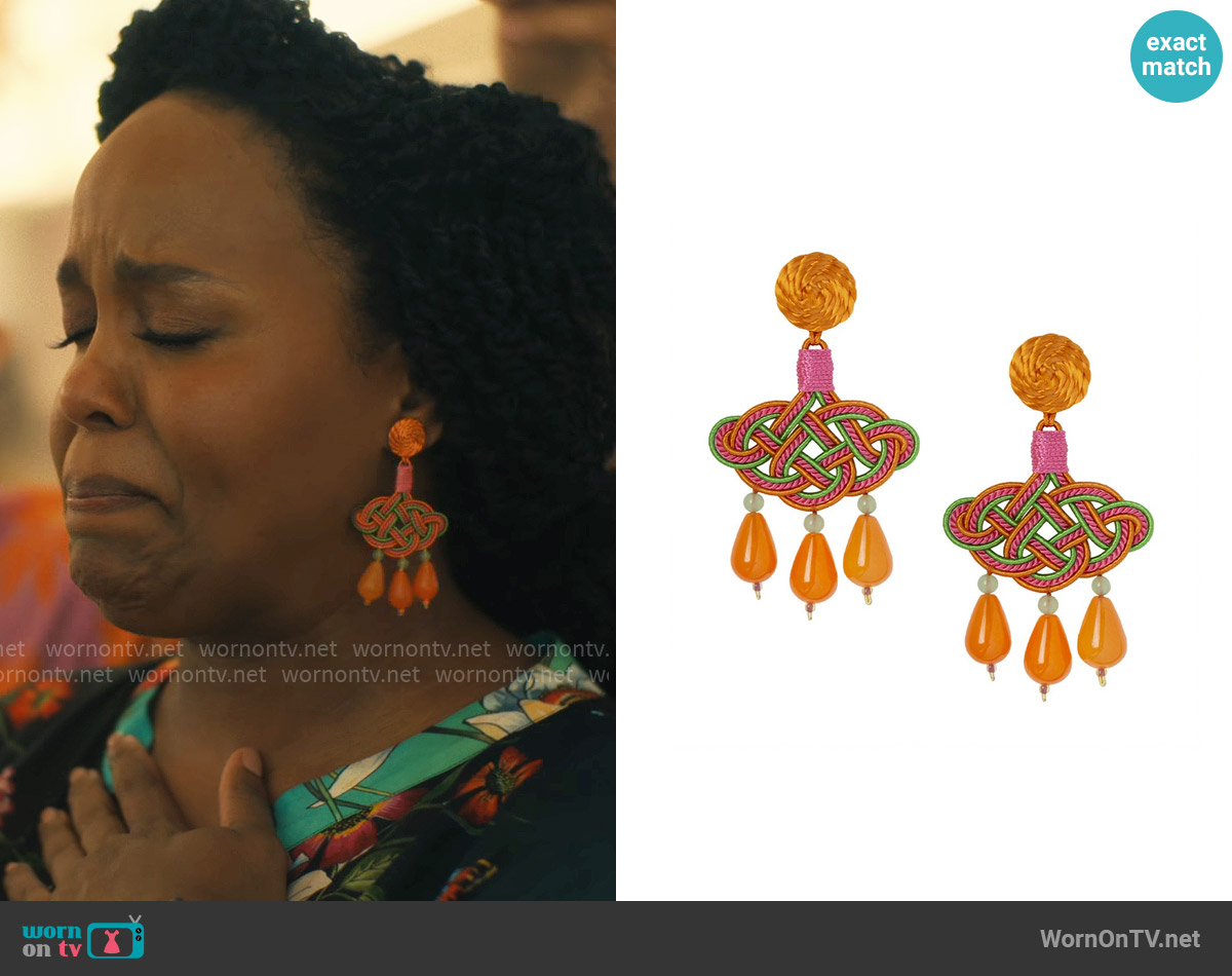 Anna e Alex Lanterna earrings worn by Belinda Lindsey (Natasha Rothwell) on The White Lotus