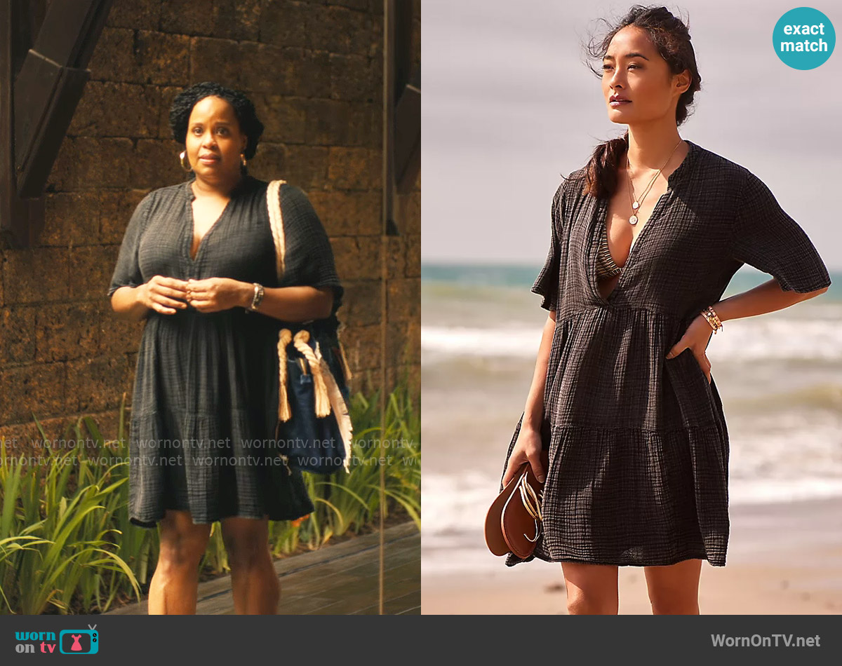 Anthropologie The Kallie Flowy Tunic Dress worn by Belinda Lindsey (Natasha Rothwell) on The White Lotus