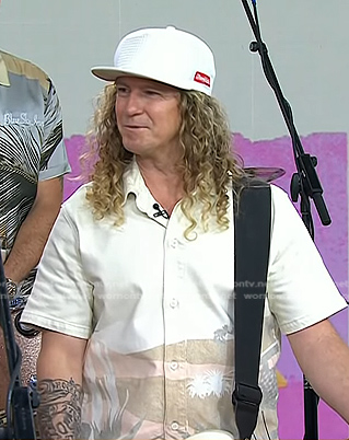 Barry Knox’s beige print short sleeve shirt on Today