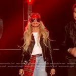 Carrie’s distressed straight jeans on American Idol