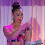 Chelsea’s bow handbag on Beyond the Gates