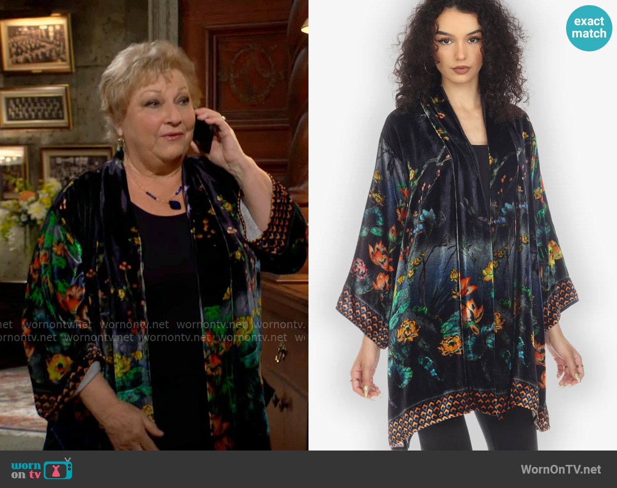Citron Lotus with Dragonfly Navy Velvet Kimono worn by Traci Abbott (Beth Maitland) on The Young and the Restless