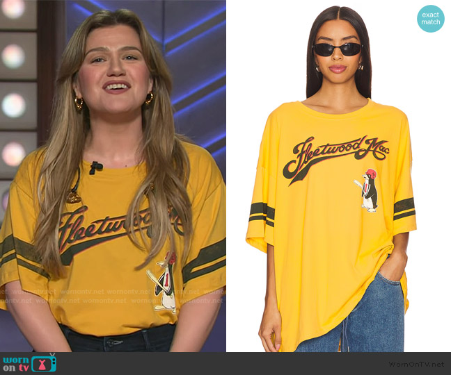 Daydreamer Fleetwood Mac Penguin Baseball Tee Shirt worn by Kelly Clarkson on The Kelly Clarkson Show
