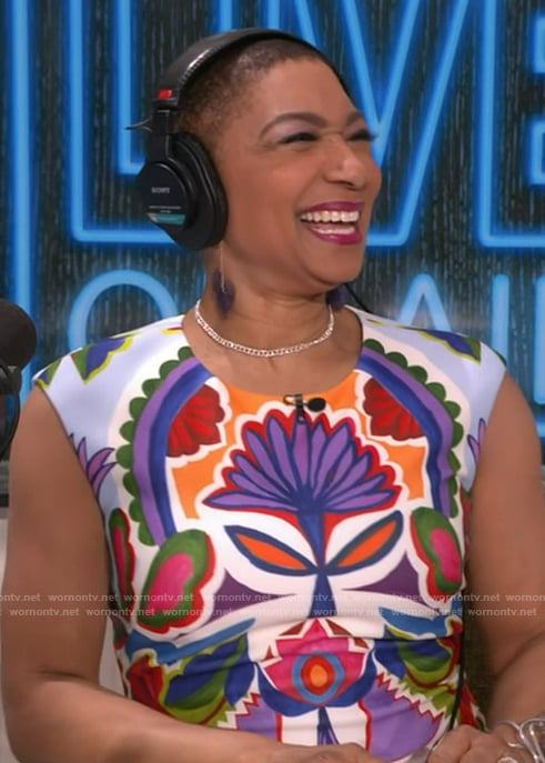 Deja Vu’s floral print cap sleeve dress on Live with Kelly and Mark