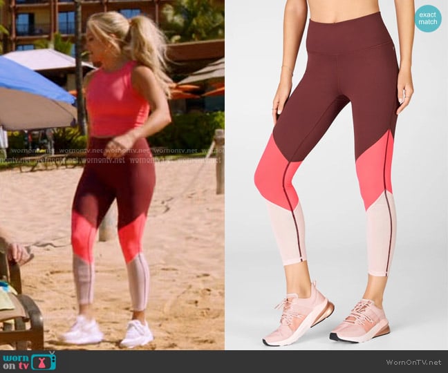 Fabletics Zone High-Waisted 7/8 Leggings in Rust/Desert Rose/Pearl Pink worn by Carrie Underwood on American Idol