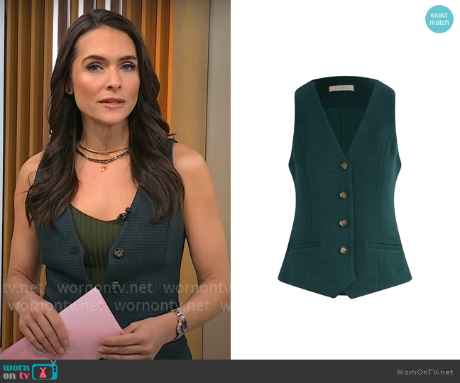 Favorite Daughter The Jones Vest in Juniper Houndstooth worn by Lilia Luciano on CBS Mornings