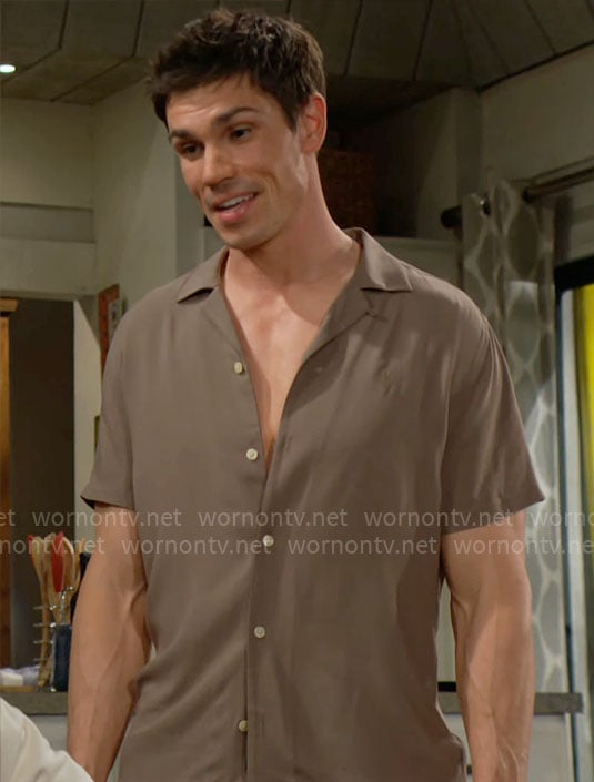 Finn’s taupe brown shirt on The Bold and the Beautiful