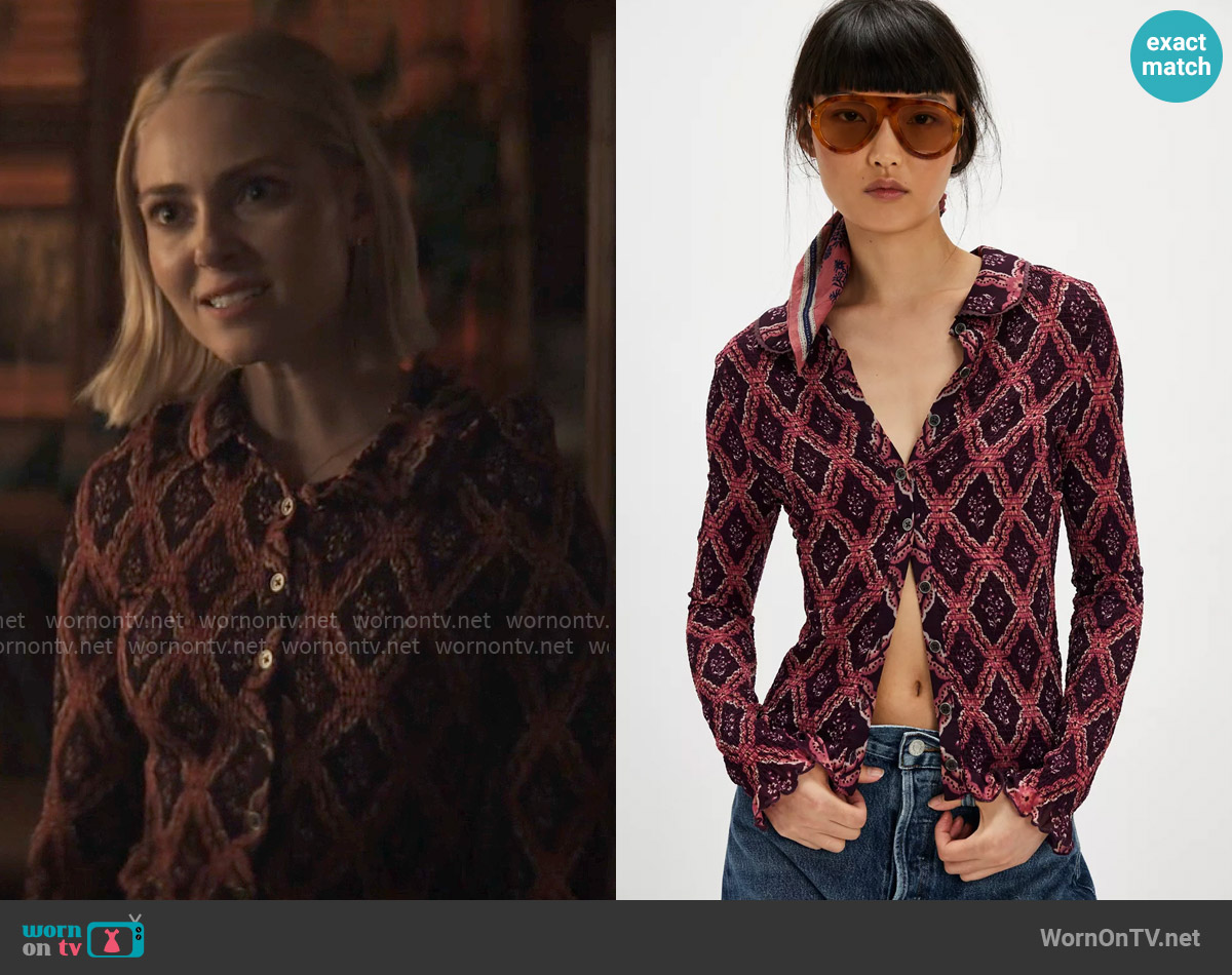 Free People Caught A Feeling Cardi worn by Alice (AnnaSophia Robb) on Grosse Pointe Garden Society