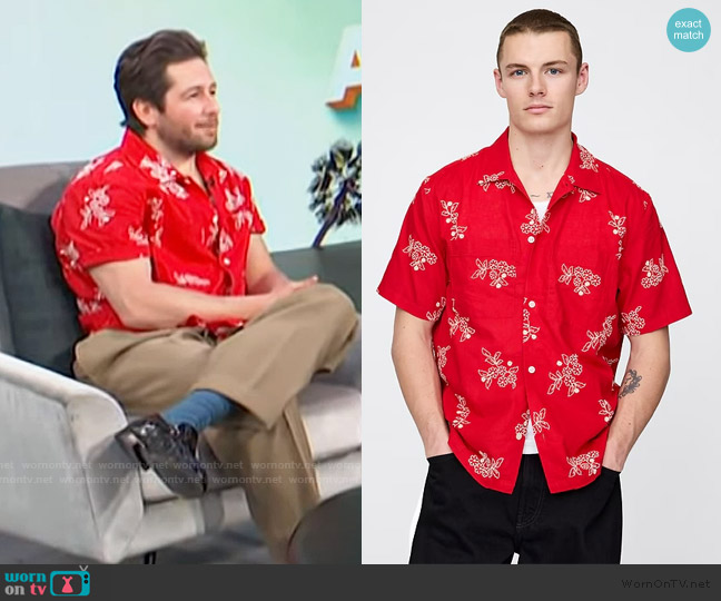 Gap Linen-Cotton Shirt worn by Michael Angarano on Access Hollywood