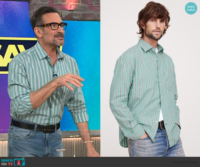 Gap Relaxed Fit Washed Cotton Poplin Shirt worn by Lawrence Zarian on The Kelly Clarkson Show