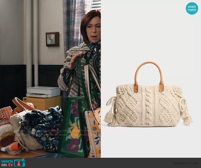 Gerard Darel Knitted handbag worn by Elsbeth Tascioni (Carrie Preston) on Elsbeth
