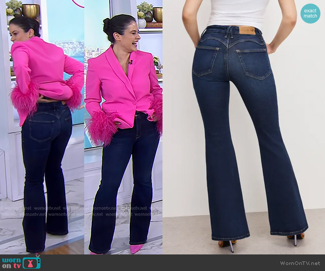 Good American Dolly Joleans Flare Jeans in Indigo1020 worn by Donna Farizan on Today