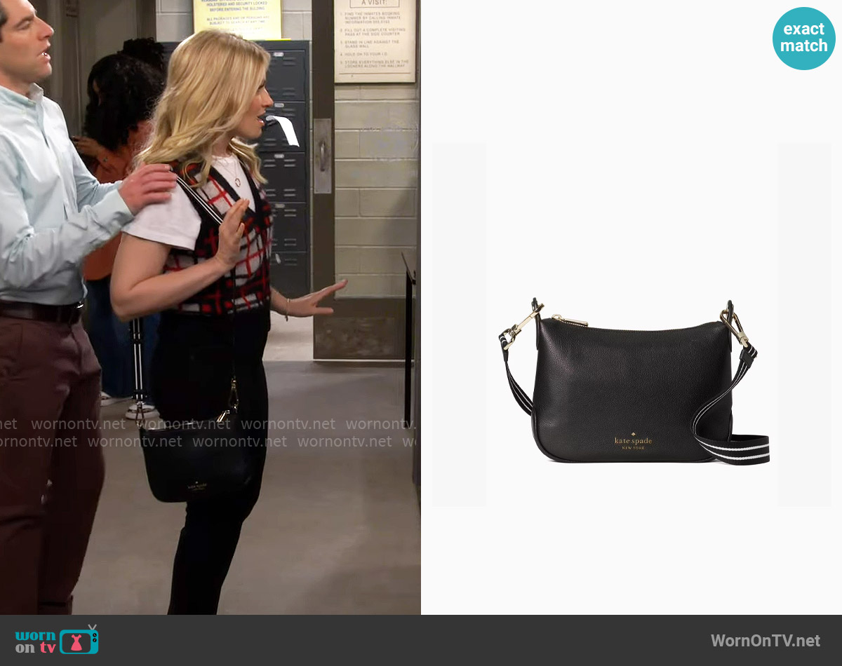 Kate Spade Rosie Medium Crossbody worn by Gemma (Beth Behrs) on The Neighborhood