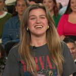 Kelly’s Nirvana graphic tee on The Kelly Clarkson Show