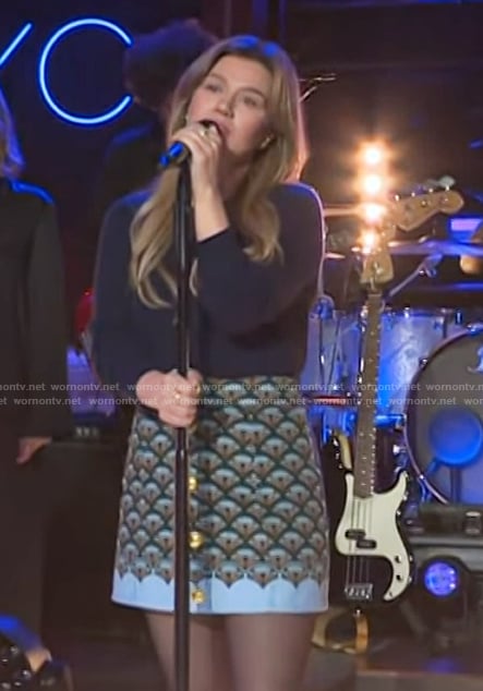 Kelly’s printed mini skirt on The Kelly Clarkson Show