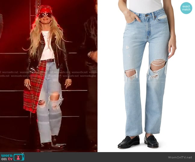 Levi's Ripped Dad Jeans worn by Carrie Underwood on American Idol