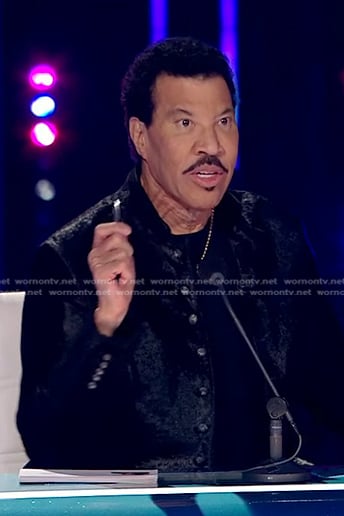Lionel Richie’s black fur jacket on American Idol