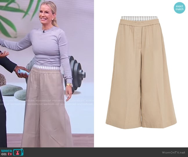 Loewe Cotton-Blend Crop Trousers in Beige worn by Dr. Jennifer Ashton on Good Morning America