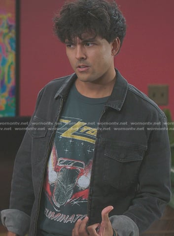 Lucas’s black graphic tee and zip denim jacket on Greys Anatomy