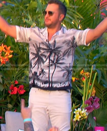 Luke Bryan’s palm tree print shirt on American Idol