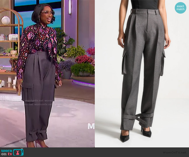 Maniere de Voir Textured Tailored Pleated Cargo Pants worn by Jennifer Hudson on The Jennifer Hudson Show