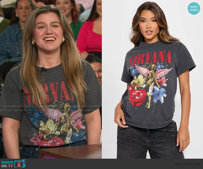 Fashion Nova Nirvana Angels In The Sky Tee worn by Kelly Clarkson on The Kelly Clarkson Show