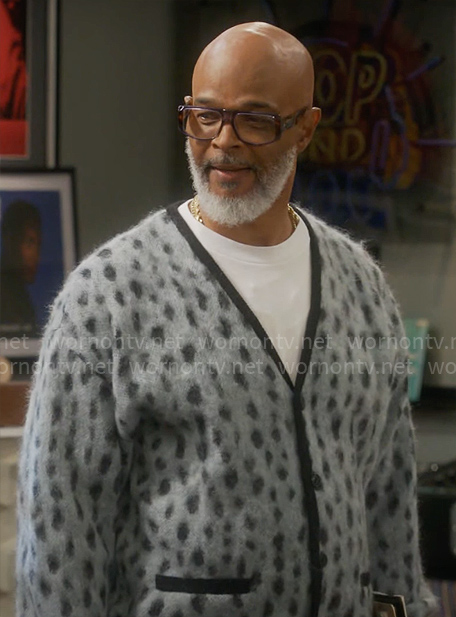 Poppa’s grey spotted cardigan on Poppas House