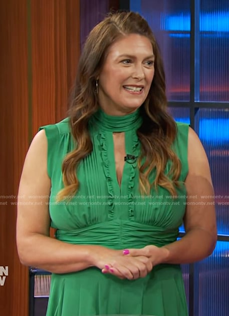 Sara’s green ruffle jumpsuit on The Kelly Clarkson Show