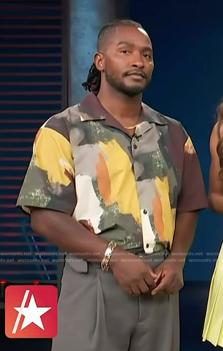 Scott’s abstract print shirt on Access Hollywood