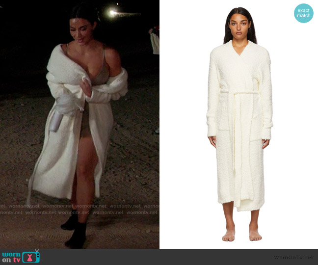 Skims Off-White Cozy Knit Long Robe worn by Kim Kardashian (Kim Kardashian) on The Kardashians