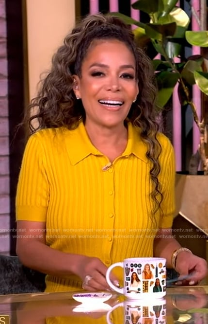 Sunny’s yellow ribbed polo dress on The View