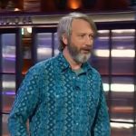 Tom Green’s blue printed shirt on The Kelly Clarkson Show