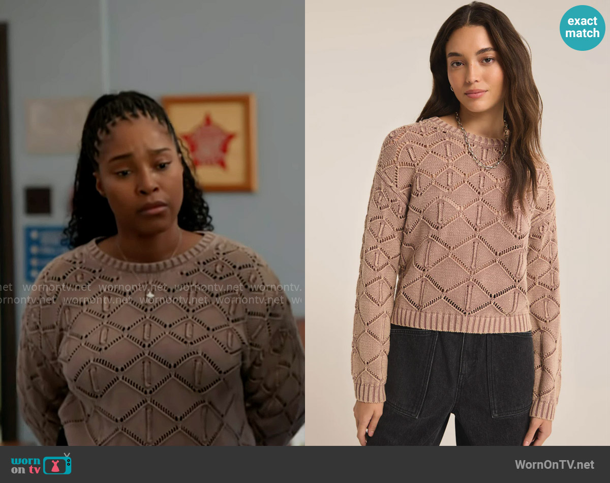 Z Supply Rosio Sweater in Latte worn by Kiana Cook (Toya Turner) on Chicago PD