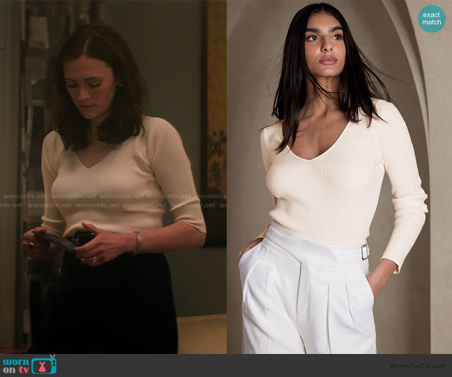 Banana Republic Isla V-Neck Sweater worn by Kate (Charlotte Ritchie) on You