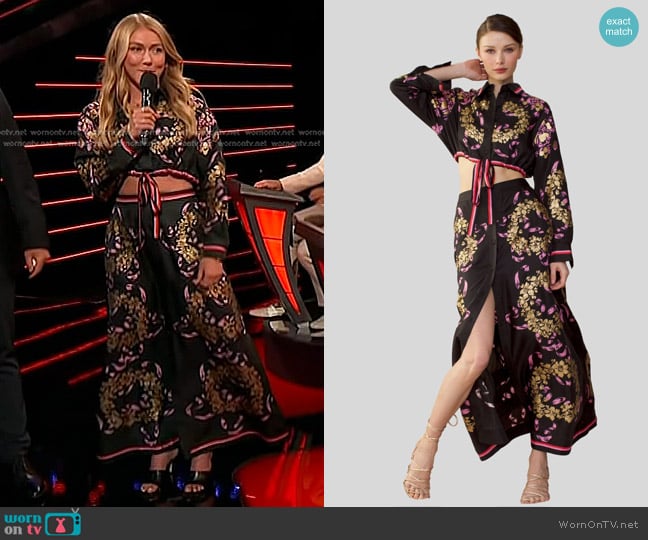 Cynthia Rowley Marseille Shirt in Black Gold worn by Mikaela Shiffrin on The Voice