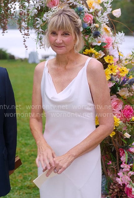 Anne’s vow renewal dress on The Four Seasons