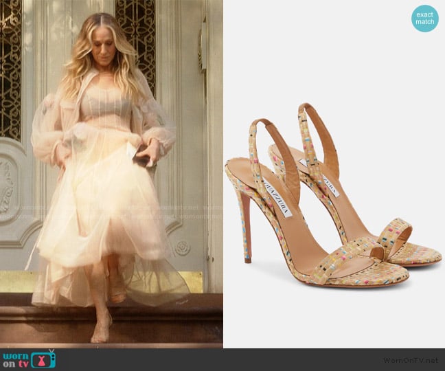 So Nude 105 raffia slingback sandals Aquazzura worn by Carrie Bradshaw (Sarah Jessica Parker) on And Just Like That